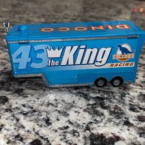 Trailer and King together 1:55